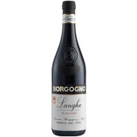 Der Borgogno Bartomè Nebbiolo Langhe DOC aus dem Jahrgang 2021 präsentiert sich in einem leuchtenden Rubinrot mit violetten Reflexen