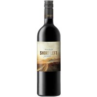 Mit dem Short Left Red Blend aus dem Jahr 2021 zeigt Neil Ellis Wines erneut seine Kunstfertigkeit. Der Wein aus dem Western Cape in Südafrika beeindruckt durch saftige Beerenaromen