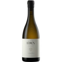 Der Raats Eden High Density Chenin Blanc 2022 von Raats Family Wines aus Stellenbosch verwöhnt die Sinne mit einem einladenden Duft von Limetten