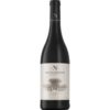 Das malerische Weingut Neethlingshof Estate liegt in der renommierten Region Stellenbosch in Südafrikas Western Cape. Der Neethlingshof Pinotage 2022 präsentiert sich in einem tiefen Rubinrot. Die Nase erfreut sich an einem komplexen Bouquet von Maulbeeren und Pflaumen