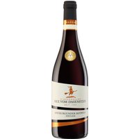 Die Spätburgunder Spätlese 2022 vom Winzerkeller Hex vom Dasenstein verführt mit einem betörenden Duft nach Schwarzkirsche und Schokolade. Im Glas leuchtet er in einem intensiven Kirschrot. In der Nase entfalten sich neben eleganten Ledernoten auch fruchtige Komponenten von Waldfrüchten und Schwarzkirsche. Am Gaumen zeigt er sich gerbstoffbetont und überrascht mit einer fruchtigen Melonensüße. Der Rotwein bleibt sehr nachhaltig am Gaumen und empfiehlt sich hervorragend zu Wild-Pasteten