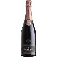Der Ferrari Perlé Rosé Reserve 2018 besticht durch seine elegante Komposition aus Pinot Nero und Chardonnay. Der Schaumwein aus der Region Trentino verzaubert mit einem verführerischen Bouquet von reifen Beeren und zarten Rosen. Der Erzeuger Ferrari hat sich seit 1902 einen Namen gemacht und steht für höchste Qualität im Schaumweinbereich. Charakteristisch für diesen Rosé ist seine feine