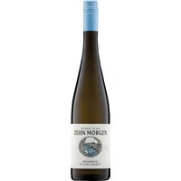 Der hellgelbe Kreuznacher Rosenheck Riesling Kabinett duftet fein und lebendig. Im Vordergrund stehen Noten von einem saftigen Granny-Smith-Apfel und von reifen Zitronen. Die kühle Frucht wird begleitet von zarten weißen Blüten