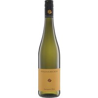 Ein echter Sommergenuss aus dem Weingut Pfannebecker: Der Pfannebecker Sauvignon Blanc 2024 aus Rheinhessen zeigt sich fruchtbetont und lebendig. Duftnoten von Blüten und Holunder verschmelzen harmonisch mit exotischen Anklängen von Maracuja. Am Gaumen offenbart er eine mineralische Salzigkeit