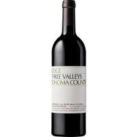Ein tief granatroter Wein beeindruckt mit einer verlockenden Aromatik von Himbeeren
