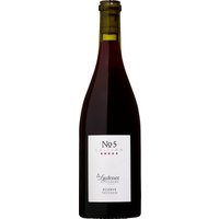 Die Edition No.5 Cuvée Rot Réservé aus dem Laufener Altenberg begeistert im Jahrgang 2022 mit ihrem Mahagoni-Rot und dem charakteristischen Glanz der Kastanie. Vom Erzeuger Winzerkeller Auggener Schäf kreiert