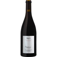 Der 2022er Laufener Altenberg Edition No. 5 Spätburgunder vom Winzerkeller Auggener Schäf erstrahlt in leuchtendem Kirschrot. In der Nase entfalten sich intensive Aromen von Kirsche und Brombeere