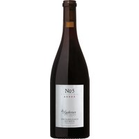 Der 2022er Laufener Altenberg Edition No. 5 Spätburgunder vom Winzerkeller Auggener Schäf zeigt sich in einem leuchtenden Kirschrot. Der trockene Rotwein offenbart betörende Aromen von Kirsche und Brombeere