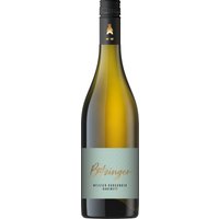 Der Bötzinger Weißer Burgunder Kabinett 2023 aus Baden besticht durch beeindruckende Frische und feine Säure. In der Nase entfalten sich Aromen von reifen Aprikosen und Zitrusfrüchten