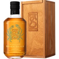 In der Welt der Astrologie sind die im Sternzeichen Krebs Geborenen für ihre emotionale Tiefe und Intuition bekannt. Der Seven Seals The Age of Cancer Single Malt Whisky spiegelt diese Charakteristika wider und entfaltet eine faszinierende Vielschichtigkeit durch die Verschmelzung von sanftem Torfrauch und der Süße des Sherry-Finishes. In der Nase bietet er eine ausgewogene Balance von Rauch