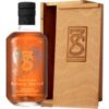 Seven Seals The Age of Gemini Single Malt Whisky beeindruckt durch seine Harmonie aus süßen und rauchigen Noten. Der Whisky offenbart in der Nase Aromen von Dörrpflaumen
