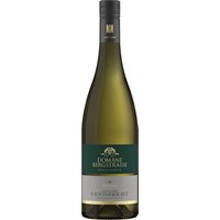 Inmitten der historischen Domäne Bergstraße gedeiht der 2022 Heppenheimer Centgericht Grauburgunder. Auf den skelettreichen Böden des Steinbergs entfaltet er seinen harmonischen Charakter. Der Wein präsentiert sich klar und saftig mit nussig-buttrigen Akzenten und floralen Düften. Markante Feuersteinnoten und eine feine Citrusfrucht betonen seine kristalline Mineralität und elegante Finesse. Eine reiche Palette an Aromen verleiht dem Grauburgunder eine bemerkenswerte Tiefe. Perfekt zu Geflügel oder leichten Gerichten. Ein echter Ausdruck der Hessischen Bergstraße.