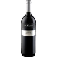 Der Di Lenardo Merlot aus dem Jahrgang 2022 verführt mit intensiven Aromen von Brombeeren und Pflaumen