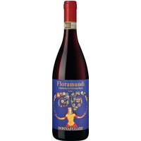 In nunmehr fünfter Generation demonstriert Familie Rallo mit ihren Donnafugata-Kreationen die ganze Vielfalt der sizilianischen Weinwelt. Im Cerasuolo di Vittoria Floramundi finden 70 % Nero d'Avola und 30 % Frappato harmonisch zueinander und entfalten im Glas ein kraftvolles Bouquet von dunklen Beeren