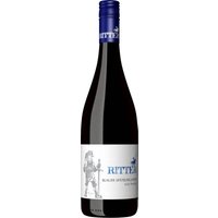 Der 2023er Ritter Blauer Spätburgunder QbA vom Weingut Ritter beeindruckt mit kräftigem Duft nach dunklen Waldfrüchten wie Brombeeren und Sauerkirschen. Am Gaumen entfalten sich dieselben Aromen