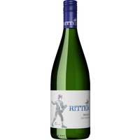 Dieser Riesling vom Weingut Ritter in der Nahe glänzt durch seine erfrischende Note und feine Struktur. Der „Ritter Riesling QbA Trocken“ aus dem Jahr 2023 verführt mit Aromen von grünem Apfel und einer fast grasigen Frische
