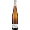 Das Weingut Karl Haidle ist in Stetten beheimatet - dem Riesling-Hotspot von Württemberg. Der im großen Holzfass ausgebaute Riesling Ortswein des renommierten VDP-Weinguts zeigt sich nach langem Hefelager knochentrocken
