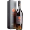 Der Fernando De Castilla Solera Gran Reserva ist ein Brandy von der Bodegas Rey Fernando de Castilla. Dieser edle Brandy reift über 40 Jahre in Eichenfässern und wird ausschließlich aus 100% Airén-Trauben hergestellt. Die tiefe