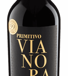 Ein typischer Primitivo als wohlschmeckendes Beispiel für die Freundschaft zwischen dem Norden und dem Süden Italiens. So üppig wie Primitivo sein soll!