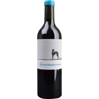 Der bio-zertifizierte Sitio de Valdehermoso 2023 von Bodegas y Viñedos Valderiz aus Ribera del Duero besticht durch seine Aromen von reifen Beeren und Gewürzen. Die Trauben stammen aus jüngeren Rebanlagen