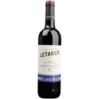 Der D. Mateos Letargo Tinto 2023 aus der Rioja-Region verbindet die intensiven Aromen von Schwarzkirschen und dunklen Früchten mit subtilen Noten von Vanille und Gewürzen. Der Weinstil ist typisch für einen jugendlichen Rotwein