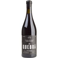 Der Rico Nuevo La Quebrá 2019 besticht durch seine außergewöhnliche Komplexität. Dieser Garnacha aus der Parzelle La Quebrá in Navatalgordo auf 1200 Metern Höhe entfaltet in der Nase intensive Aromen von Kirschen