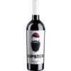Der "Ferro13 Hipster Negroamaro" aus dem Jahr 2022 präsentiert sich in einer eindrucksvollen Magnum-Flasche. Dieser Rotwein aus Apulien