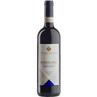 Der Mauro Molino Le Radici Barbera d'Asti 2022 beeindruckt mit leuchtender Farbe und intensiven Aromen von Pflaumenmarmelade
