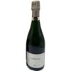 Der Duprès Champagne Kollmeyer & Cie. Brut ist ein hochwertiger Schaumwein aus der renommierten Region Champagne in Frankreich. Dieser Champagner wird traditionell hergestellt und zeichnet sich durch seine lange Reifung von drei Jahren auf der Hefe aus. Das Ergebnis ist ein trockenes Geschmackserlebnis mit blumigen und fruchtigen Noten. Besonders hervorzuheben ist die Kunstfertigkeit der Kellerei in Dizy