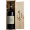 Auf einer Höhe von 350m gedeihen die Nebbiolo-Trauben für diesen in Farbe und Duft sehr intensiven Barolo. Pflaumen