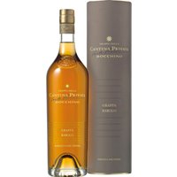 Trester der Nebbiolo-Trauben aus den prestigereichsten Cru-Gebieten des Barolo verleihen diesem Grappa sein Bouquet von Blumen-