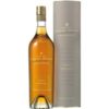 Bernsteinfarben mit goldenen Reflexen präsentiert sich dieser intensive und kräftige Grappa. Die Nase verwöhnt er mit Noten von Früchten und Gewürzen