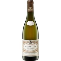 Der 2023er Seguin-Manuel Les Clous Meursault begeistert mit seiner hellgoldenen Farbe. Die Nase wird von Aromen sonnengereifter Sommerfrüchte umhüllt