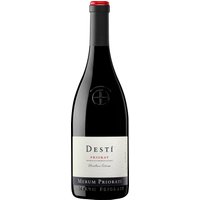 Komplexe Aromen und eine intensive dunkelkirschrote Farbe machen den Merum Priorati Desti 2021 zu einem beeindruckenden Rotwein aus dem Priorat DOCa in Katalonien. In der Nase offenbart er eine Vielzahl von Noten