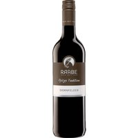 Der Raabe Pfälzer Tradition Dornfelder 2024 zeigt sich im Glas in intensivem Dunkelrot. Das Bukett öffnet sich mit ausgeprägten Aromen von Beeren und Kirschen