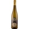 Aus den Höhenlagen Frankens stammt ein Riesling mit markanter Stilistik: Der Baldauf Ramsthal Riesling Bio vereint rauchige und nussige Akzente mit feinen mineralischen Strukturen. Zarte Noten von frischem Pfirsich schaffen ein vielseitiges Aromenspiel. Die lebhafte Säure führt zu einem süßlich-herben Abgang