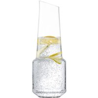 Die Zwiesel Karaffe beeindruckt durch ihre glasklare Eleganz und besteht aus hochwertigem Kristallglas. Ihre schlanke Silhouette setzt Wein und Wasser geschmackvoll in Szene. Die durchdachte Form erleichtert das stilvolle Servieren und trägt zu einem harmonischen Genuss bei. Dieses Modell eignet sich für vielfältige Anlässe. Mit einem Fassungsvermögen von 1 Liter ist die Karaffe ein praktisches Accessoire