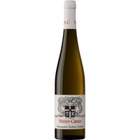 Der Müller-Catoir Bürgergarten Riesling Spätlese Erste Lage 2023 präsentiert sich mit einer frischen Mineralität und reifen gelben Fruchtaromen. Das konzentrierte Aromenspiel zeichnet sich durch Eleganz aus. Im Glas zeigt der Weißwein aus der Pfalz klar strukturierte Nuancen. Ein harmonisches Zusammenspiel aus feiner Fruchtsüße und lebendiger Säure prägt sowohl den Duft als auch den Geschmack. Das ausgewogene und filigrane Finale unterstreicht die Qualität dieses Weins. Er passt besonders gut zu asiatischen Speisen und Desserts.