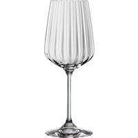 Die Kunst der Glasfertigung in Spiegelau reicht bis ins Jahr 1521 zurück und besticht durch Tradition und Innovation. Das Spiegelau Weißweinglas aus der LifeStyle-Serie ist Teil eines eleganten 4er Sets