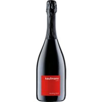 Der Kaufmann Riesling Sekt Brut aus dem Rheingau beeindruckt mit einer intensiven Aromatik. Frische Zitrusaromen von Limette und Zitrone dominieren