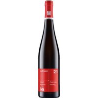 Der `Kaufmann Wisselbrunnen Riesling GG` zeigt das Potenzial des Weinguts Kaufmann aus Hattenheim im Rheingau. Die lange Lagerung auf der Vollhefe verleiht ihm eine seidige Eleganz. Typisch für den Riesling ist das intensive