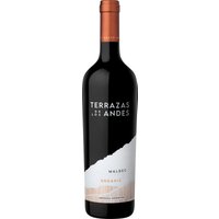 Der Name des Bodegas Terrazas De Los Andes stammt direkt aus der würzig-frischen Bergluft der argentinischen Anden: Die Weingärten liegen auf gestuften "Terrassen" in schwindelerregenden Höhenlagen. Jede Rebsorte wächst damit in einem für sie idealen Mikroklima. Der Malbec darf sich dementsprechend zu den Topweinen der Region zählen. Vollmundig und geschmeidig vereint er Aromen von Waldbeere und Pflaume mit einer körperreichen Struktur.