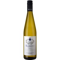 Der Regaleali Bianco ist einer der klassischen Weißweine Italiens. Er stammt vom berühmten Gut Tasca d'Almerita und ist weltweit von den Weinkarten der italienischen Spitzen-Restaurants nicht wegzudenken. Mit 12
