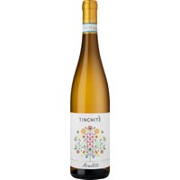 Der Tinchité aus dem Hause Feudo Acancio ist ein echter Sizilianer! Die Trauben der Rebsorte Grillo stammen aus den Provinzen Agrigento und Ragusa. Die verschiedenen Böden bilden die Grundlage für einen fruchtigen und anspruchsvollen Weißwein. Sein Bouquet erinnert an gelbes Steinobst und weist dabei exotische Nuancen auf. Am Gaumen frisch und leicht moussierend bei einer zarten Mineralität und einer gut eingebundenen Säure. Ein toller Begleiter zu Pasta oder Fisch.