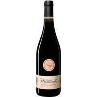 Der Gianni Masciarelli Montepulciano d'Abruzzo 2021 zeichnet sich durch seine vollmundige Struktur aus. Intensive Aromen von dunklen Kirschen und Brombeeren dominieren das Bouquet