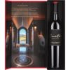 Dunkles Granatrot mit rubinfarbenem Rand und großer Tiefe prägt den Eindruck des Ernie Els Signature aus Stellenbosch. Das Bouquet zeigt würzige Noten von Zedernholz
