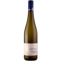 Dieser Chardonnay des Weinguts Ritter zeigt eine bemerkenswerte Komplexität. In der Nase entfalten sich Aromen von Mirabelle