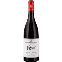 Mit dem Nals Margreid Angar Merlot Cabernet präsentiert sich ein großartiger Rotwein aus Südtirol. Die Cuvée aus Merlot und Cabernet begeistert mit einer purpurroten Farbe und Aromen von geröstetem Holz
