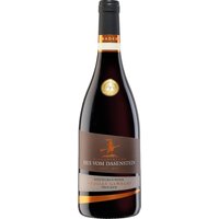 Im Glas zeigt sich der Hundberg Spätburgunder GG aus Baden in einem attraktiven Rubinrot. Das Bouquet entfaltet intensive Noten von roten Beeren
