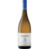 Auf den vulkanischen Böden Siziliens entwickelt der Cavarena Etna Bianco 2023 von Firriato Distribuzione eine ausgeprägte Mineralität. Die Aromen reichen von Zitrusfrüchten und Steinobst bis zu gelben Feldblumen. Ergänzt wird das Bukett durch Nuancen von Kräutern und einem Hauch Meeresalgen. Die harmonische Balance zwischen Säure und Frische verleiht Lebendigkeit